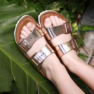 Birkenstock  Arizona metallic rose gold size EU41 US 10-10.5 gently used